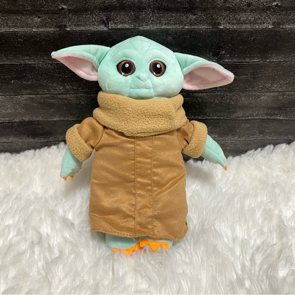 STAR WARS THE MANDALORIAN CHILD BABY YODA GROGU ROBE PLUSH TOY